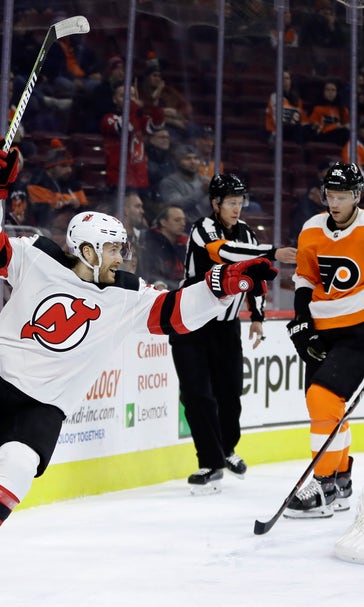 Kinkaid makes 29 saves, Devils beat Flyers 3-0